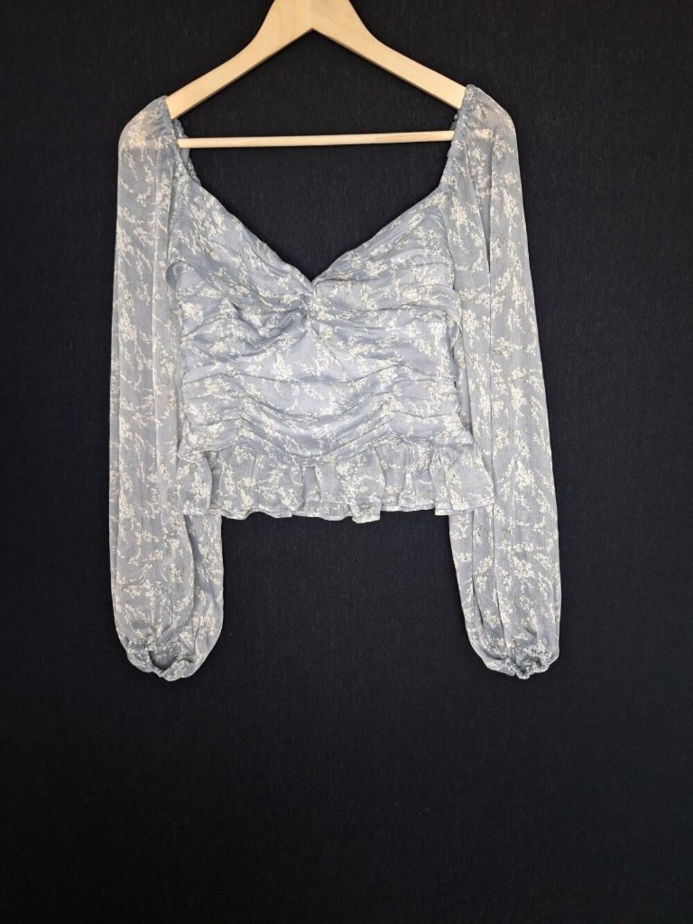 💙 Altar'd State Women's XL/2X Blue Floral Smocked Back Crop Top Long Sleeve Boh
